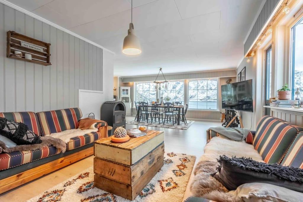 Sund  Sundet Lofoten Holiday Houseヴィラ エクステリア 写真