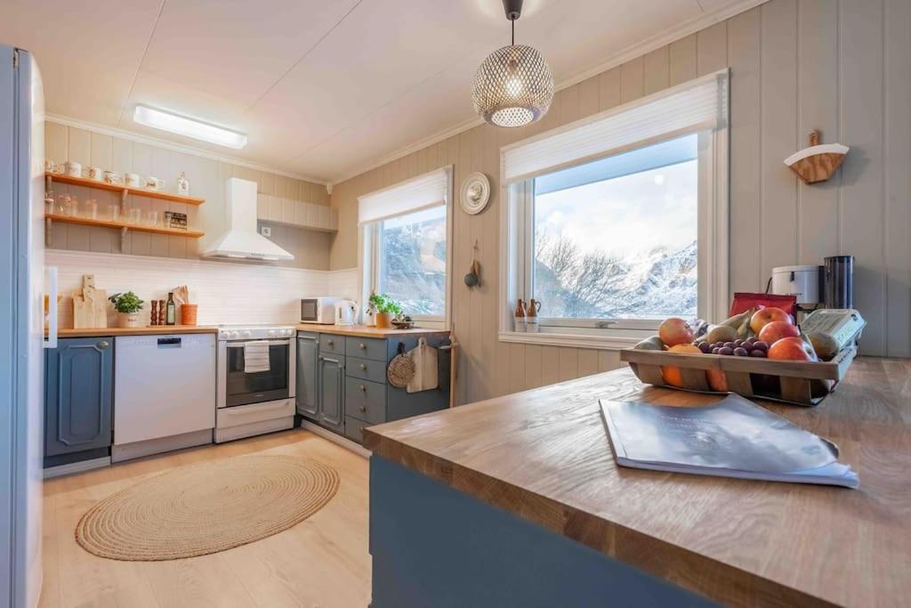 Sund  Sundet Lofoten Holiday Houseヴィラ エクステリア 写真