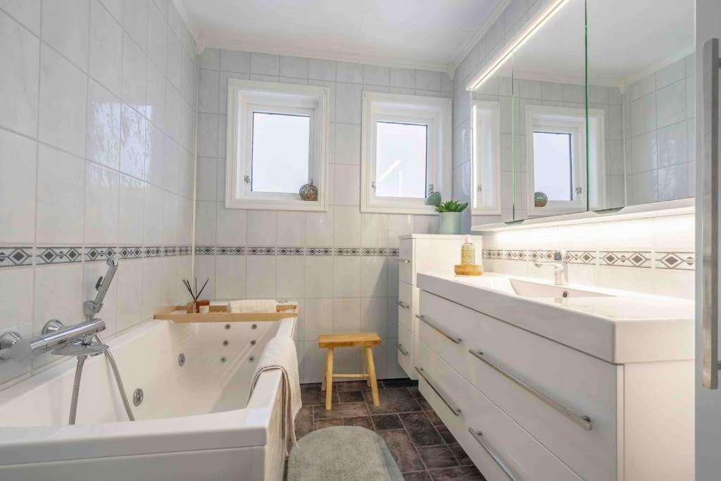 Sund  Sundet Lofoten Holiday Houseヴィラ エクステリア 写真